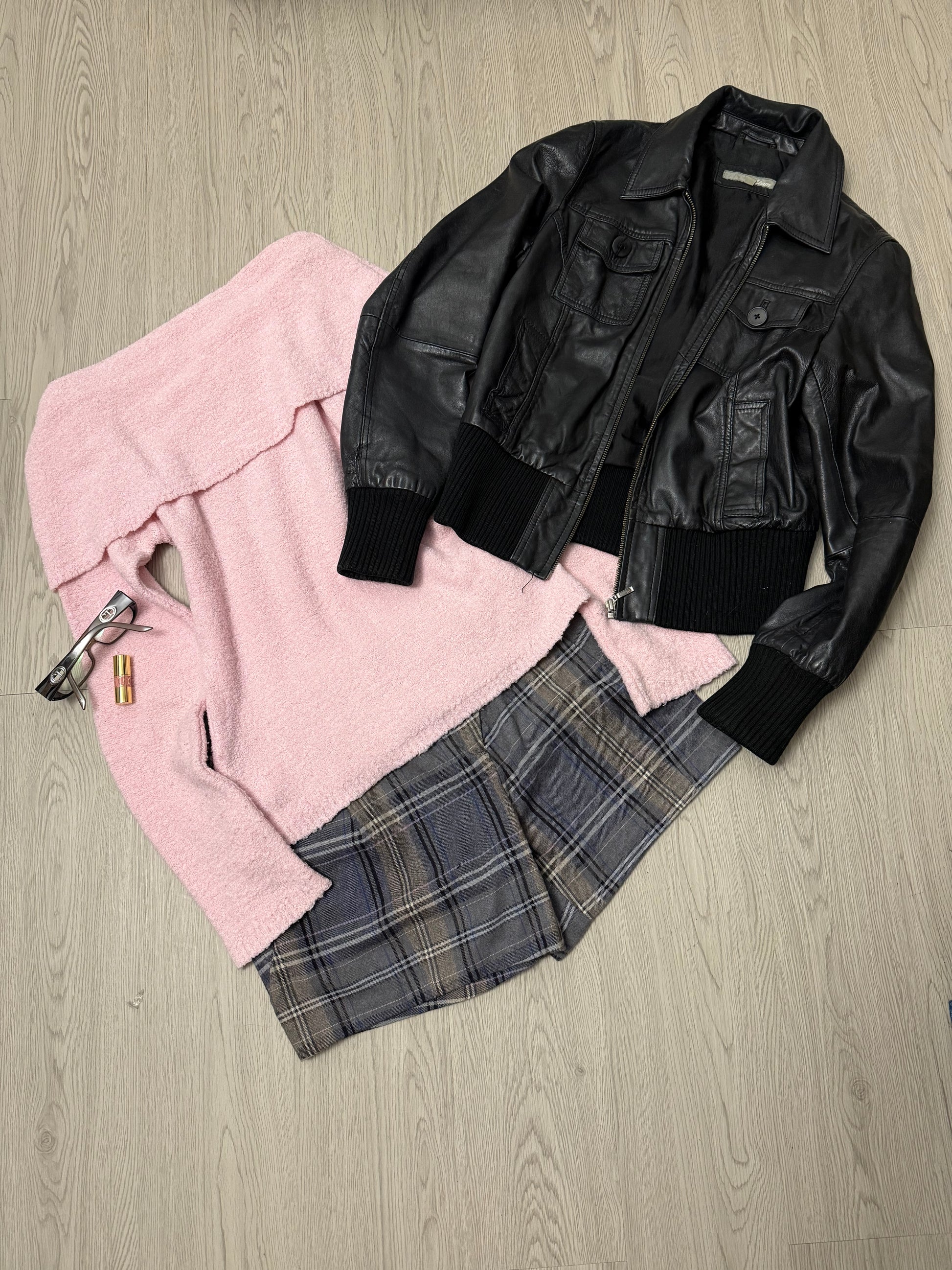 Baby pink bardot off shoulder jumper (M)