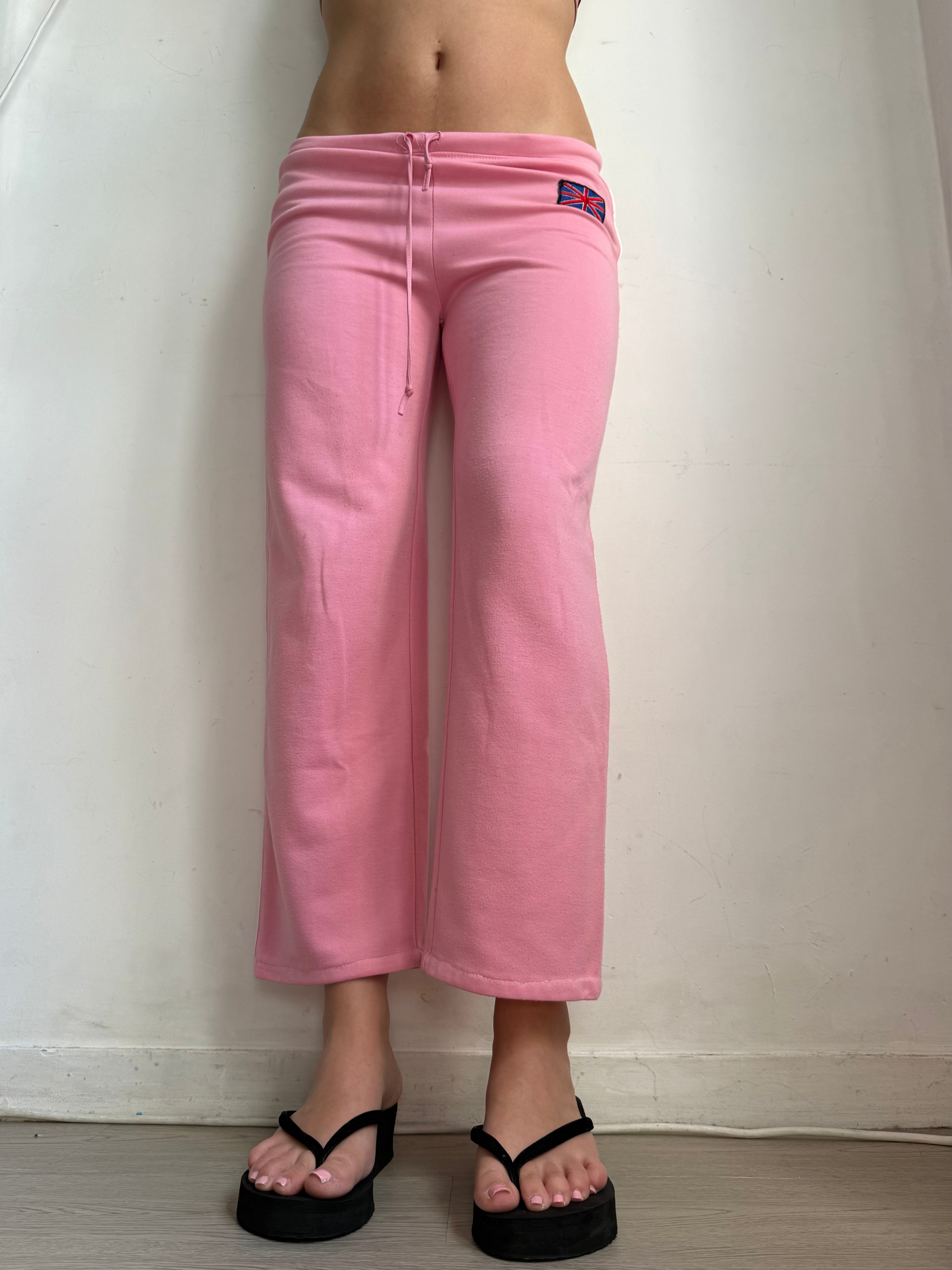 Pink low rise capri activewear pants (M)