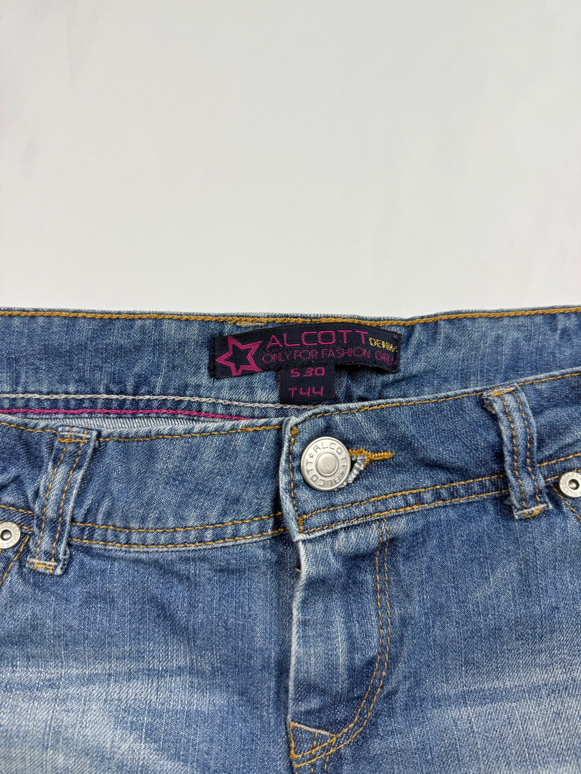 Blue denim low rise mini short (XL)