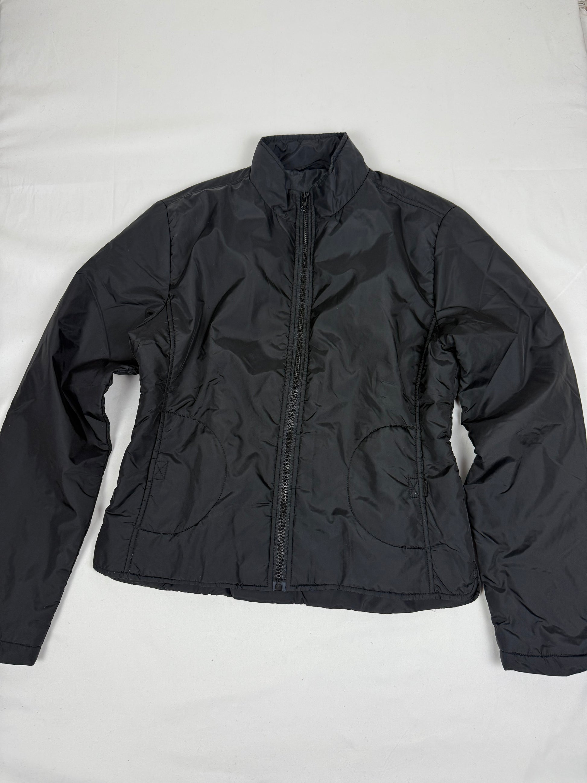 Black lightweight puffer tight fit zip up jacket (L)