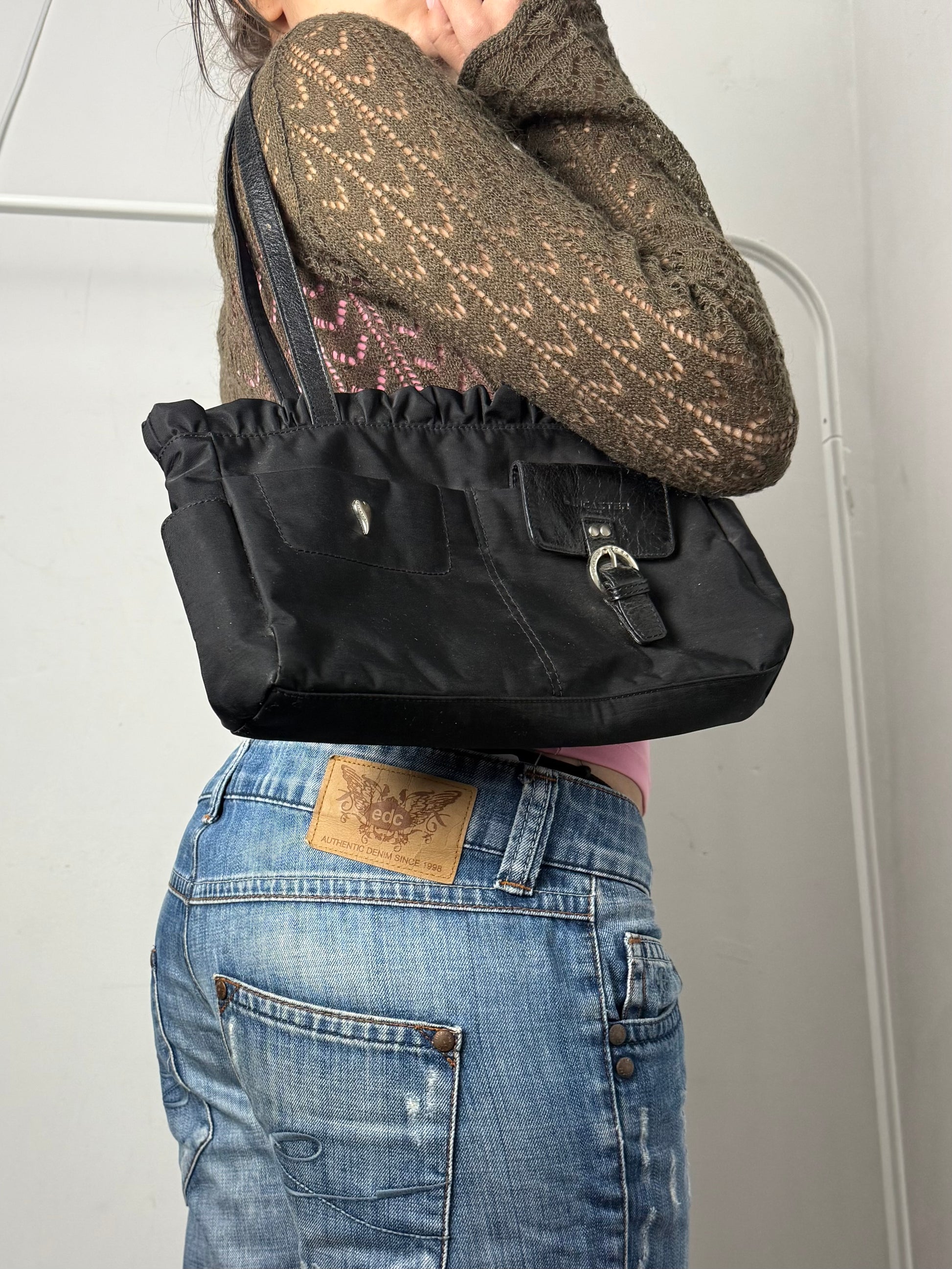 Black medium shoulder bag (24x18cm)