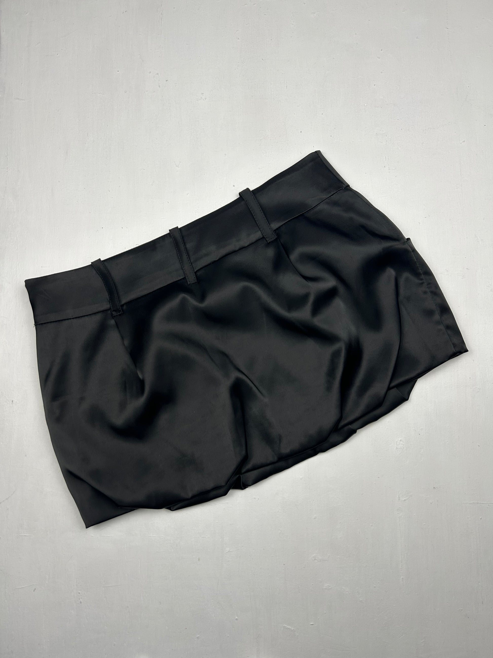 Black satin balloon low rise mini skirt (S/M)