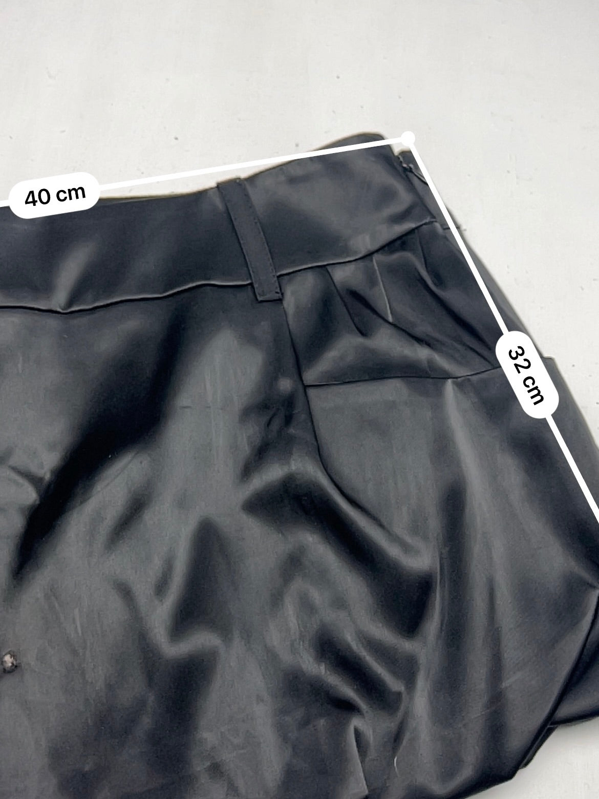Black satin balloon low rise mini skirt (S/M)