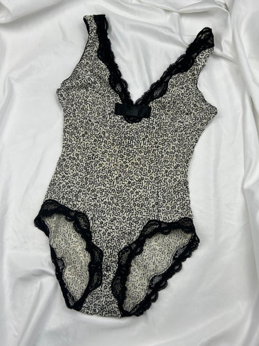 Beige lace detail body top (S)