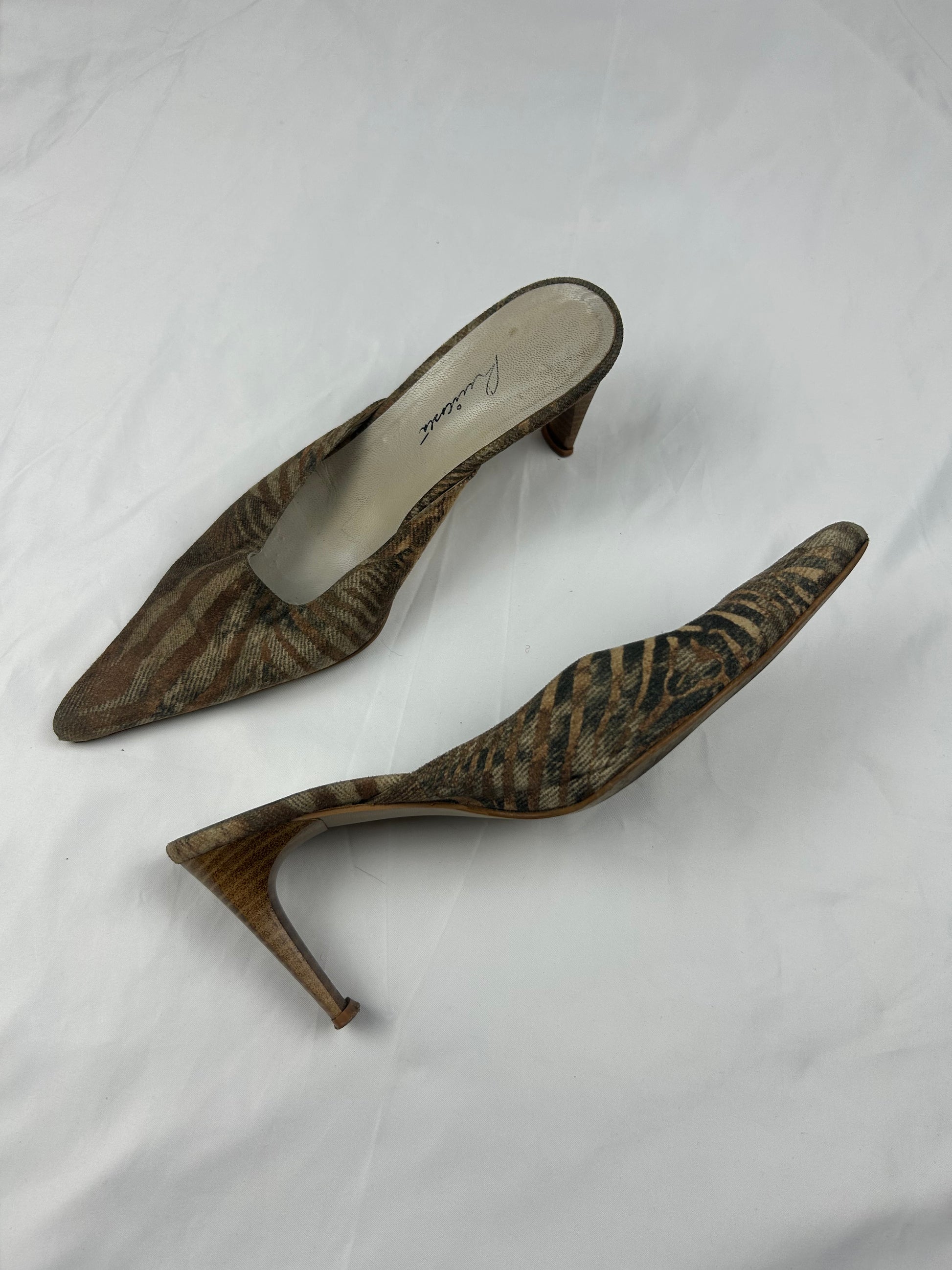 Khaki animal print pointed toes mules (39)
