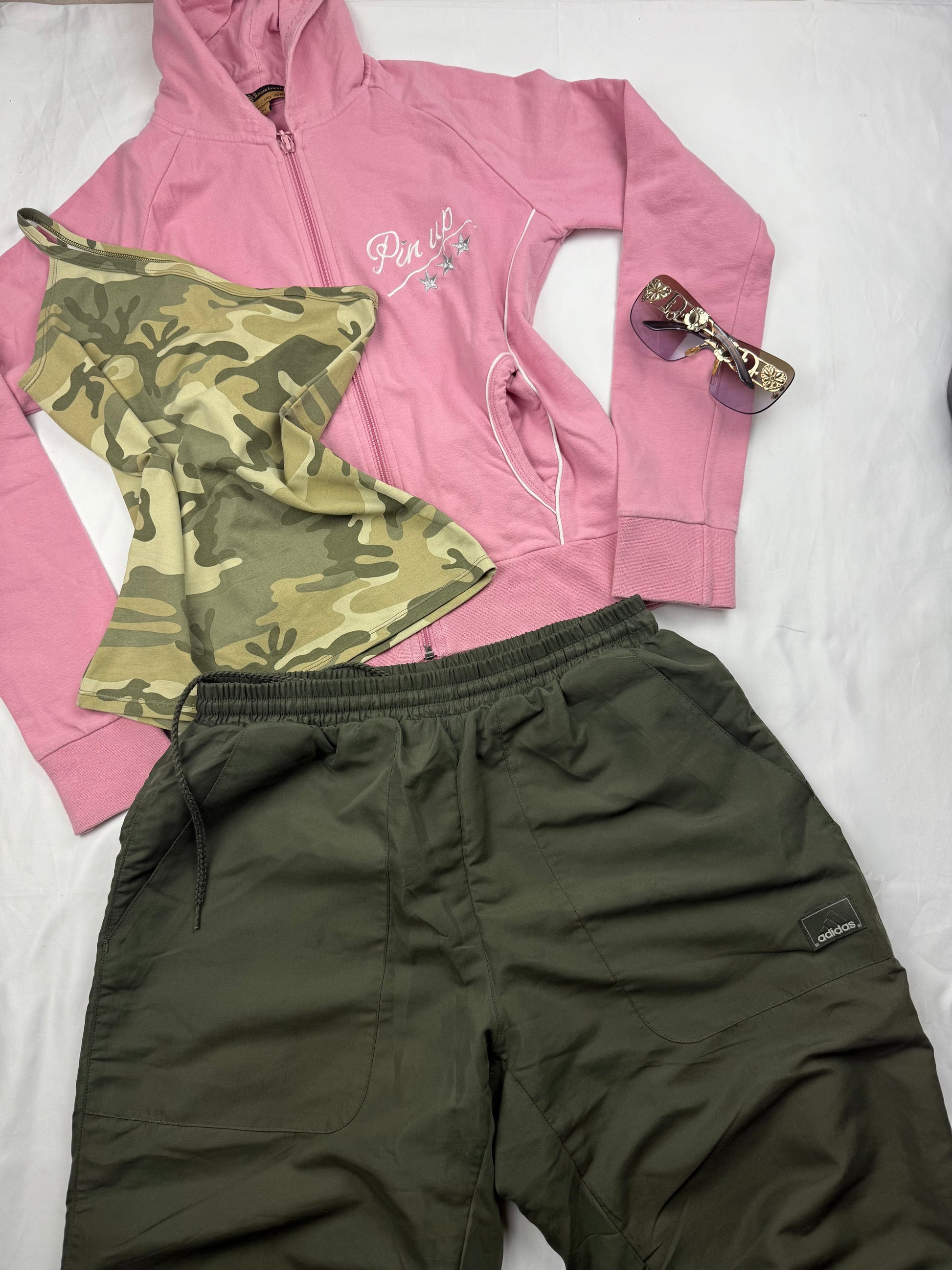 Baby pink zip up hoodie  (M)