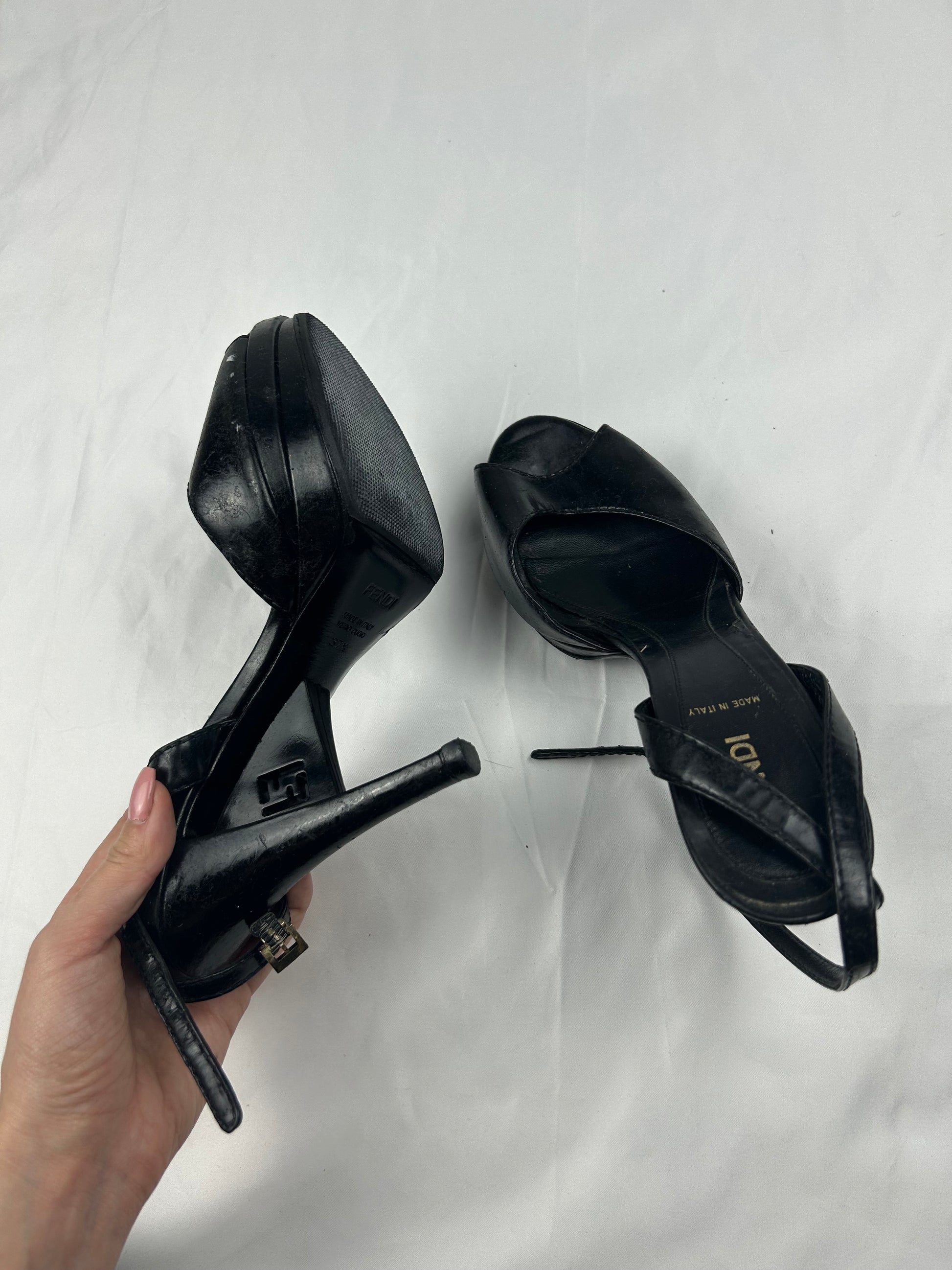 Black leather FF logo heels (37.5)