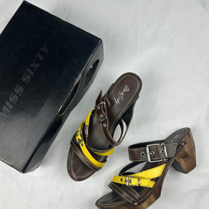 Yellow wood clogs heels (41)