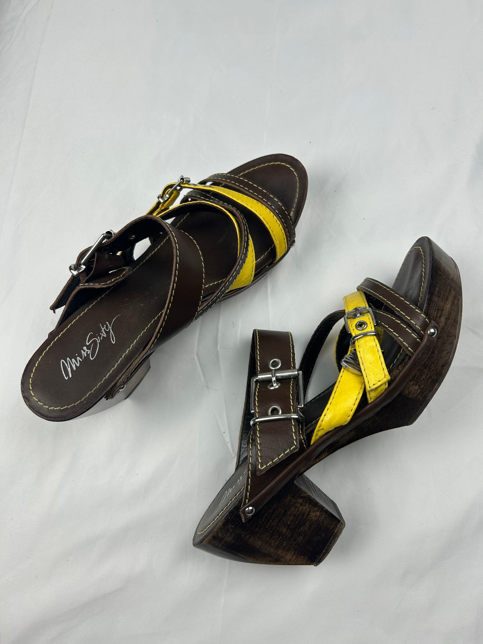 Yellow wood clogs heels (41)