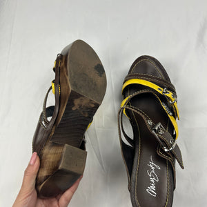 Yellow wood clogs heels (41)