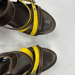 Yellow wood clogs heels (41)