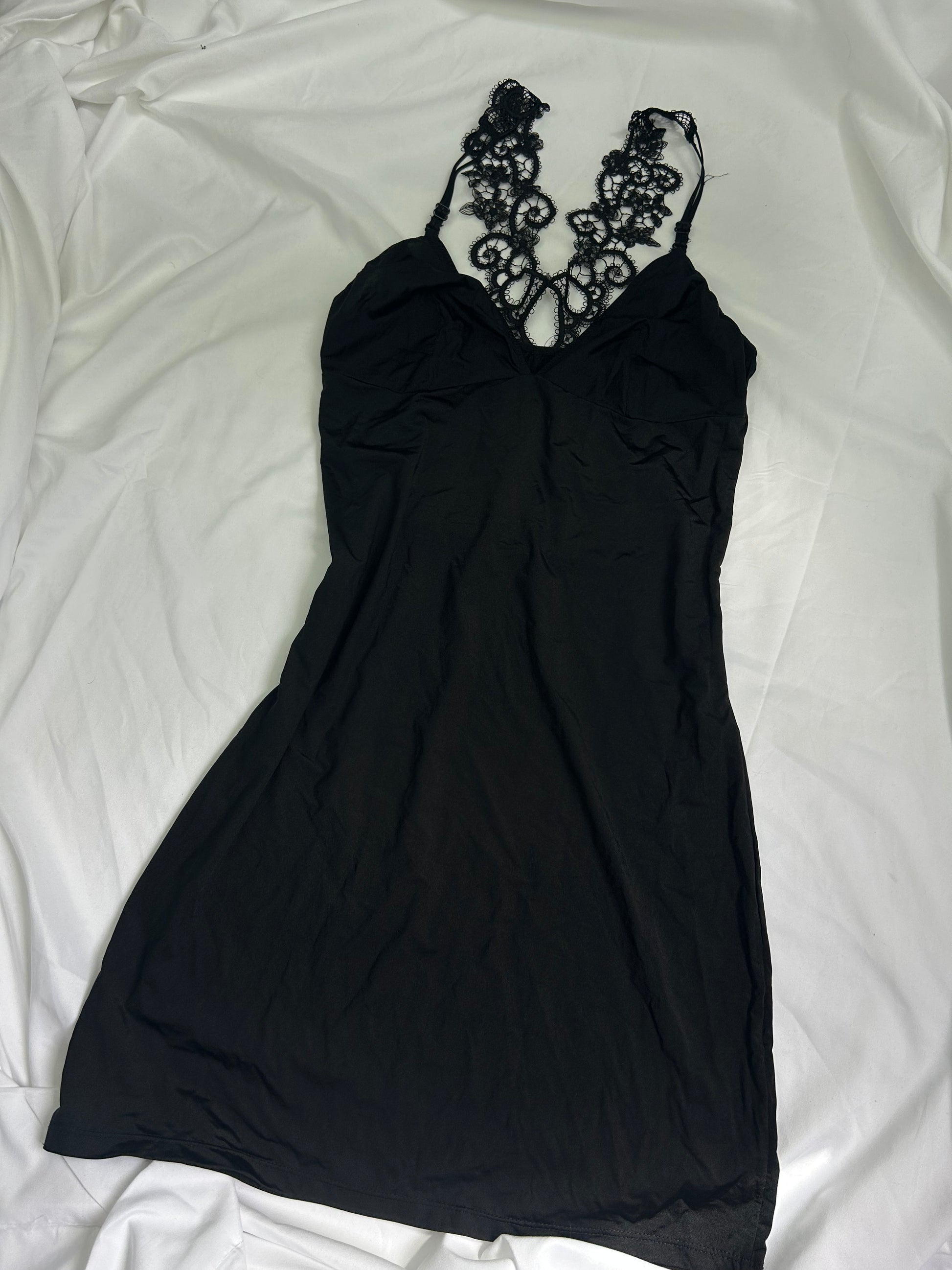 Black embroidered backless mini dress (S/M)