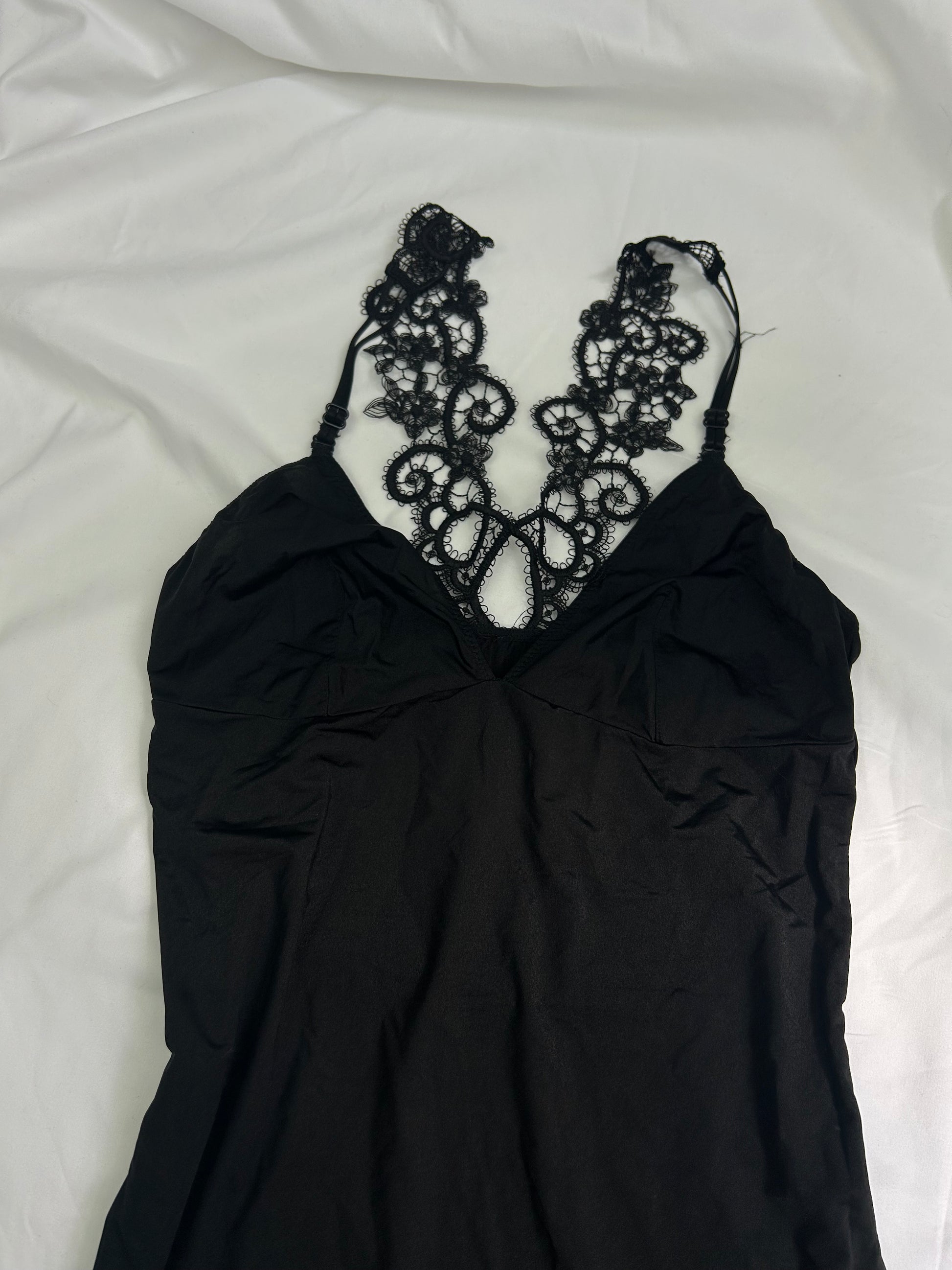 Black embroidered backless mini dress (S/M)