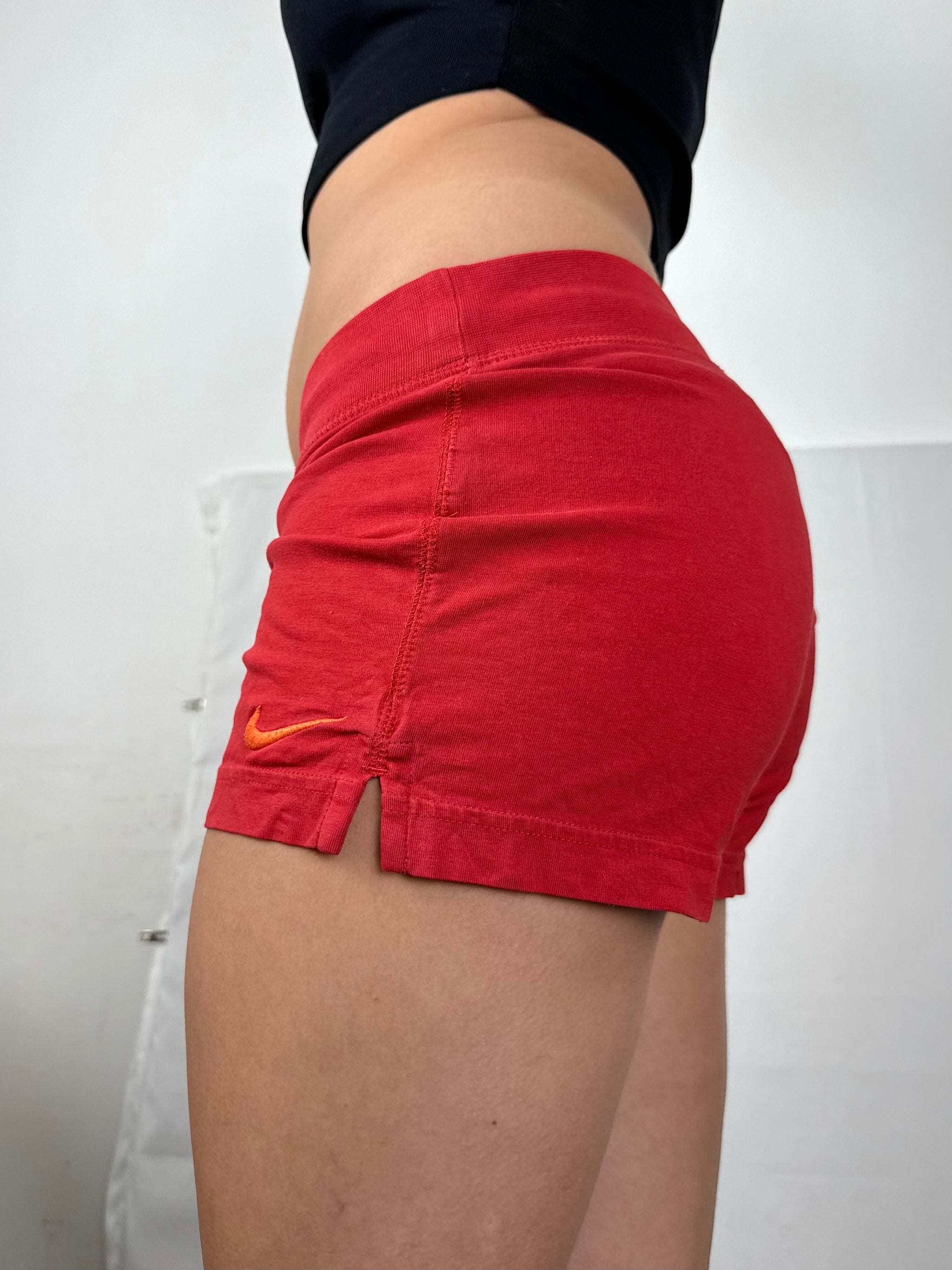 Red activewear cotton mini short (M)