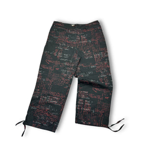 Black graphic mid rise capri pants (M)