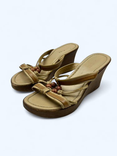 Beige pearls wedge heels mules (37)