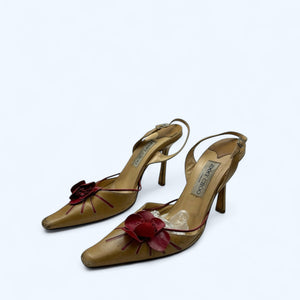 Flower appliqué pointed toes kitten heels (37.5)
