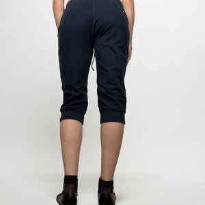 Black cotton low rise joggers capri pants (M)