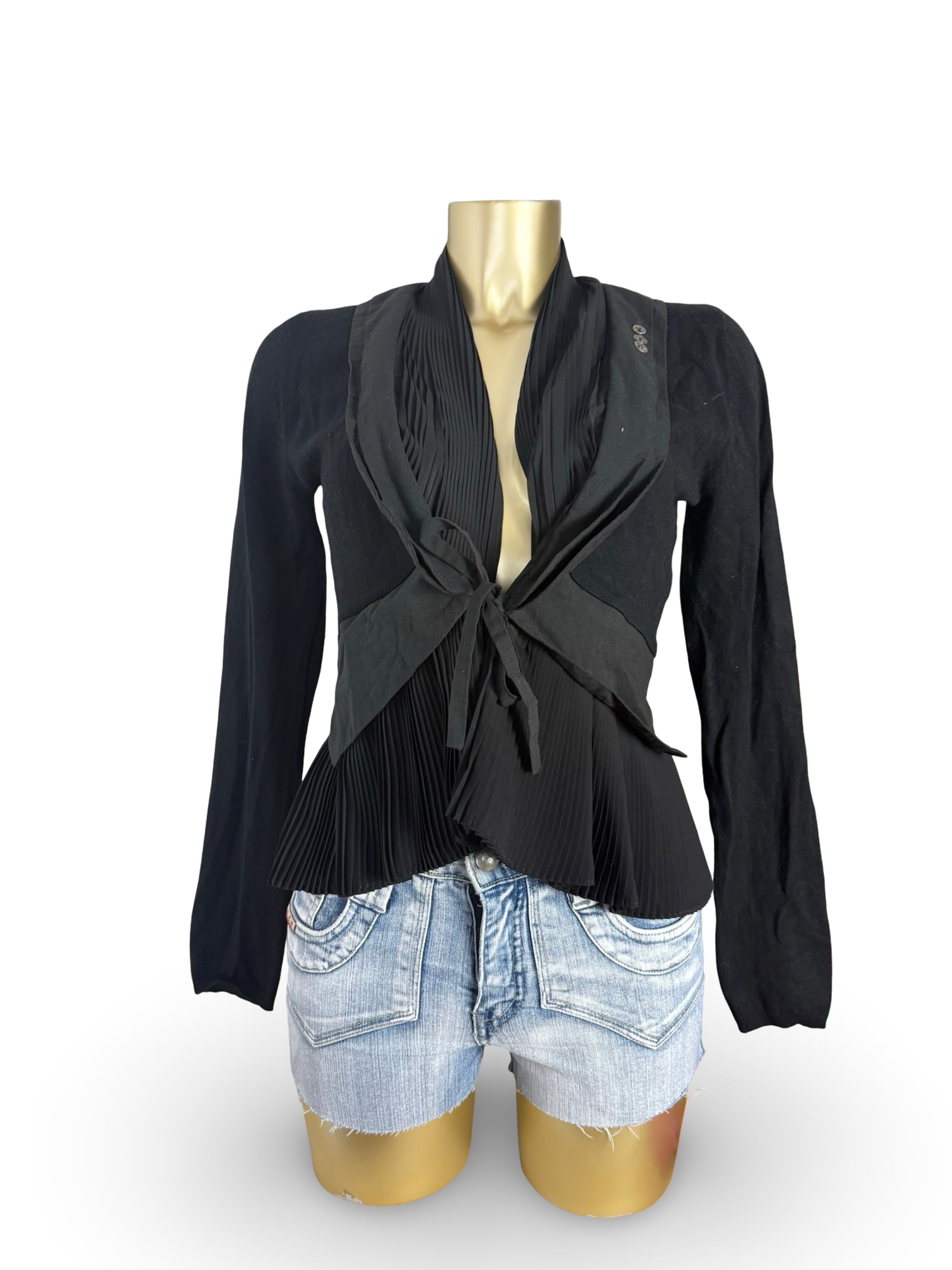 Black silky pleated jacket (S/M)