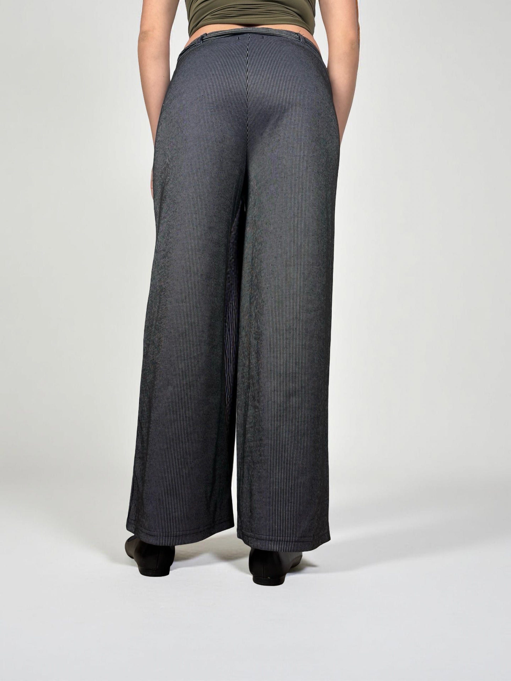 Grey low rise baggy pants with belt (S/M)