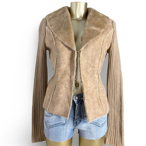 Beige faux fur neck knitted jacket (L)