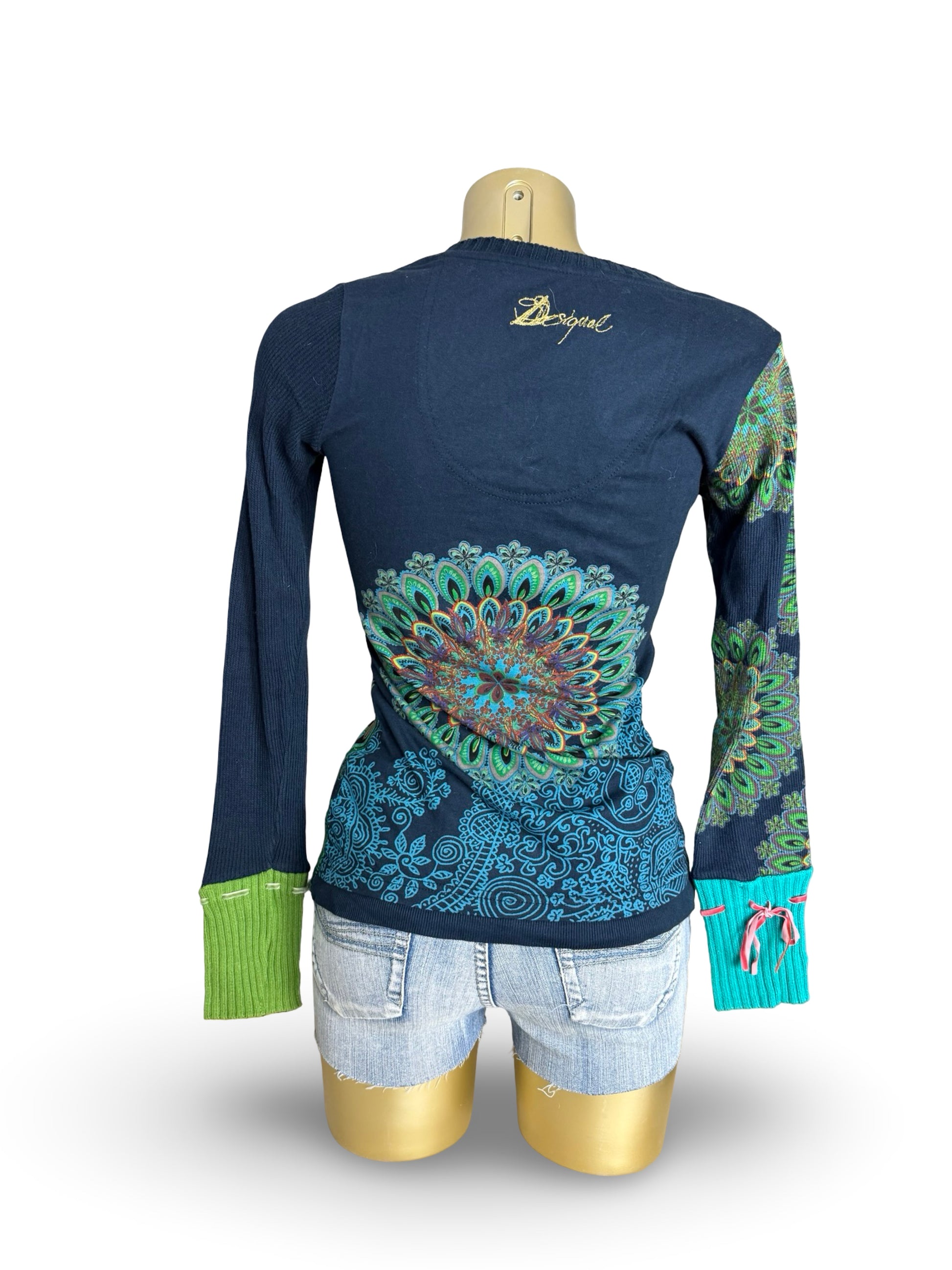 Navy graphic V neck jumper (XS/S)