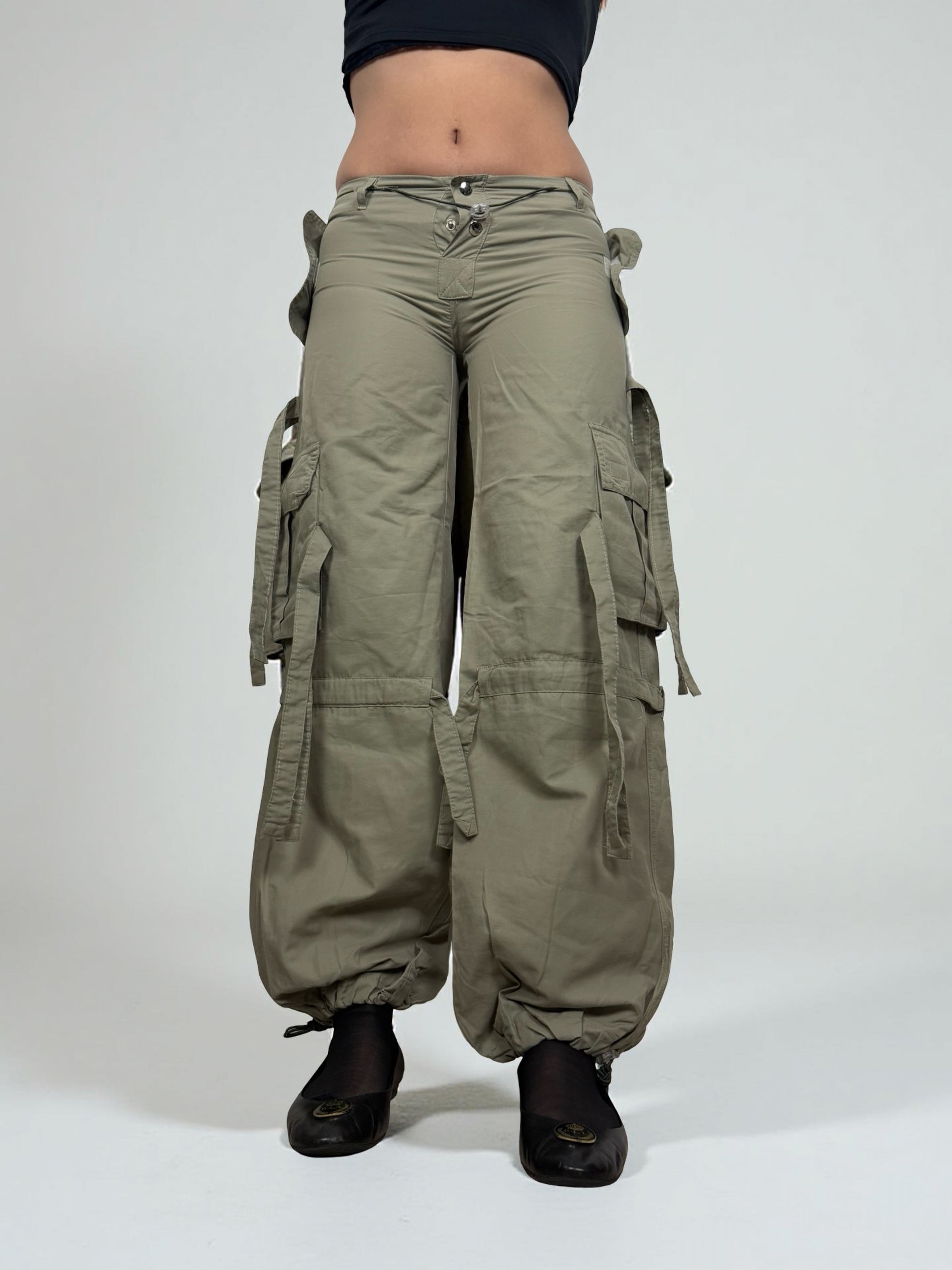 Khaki low rise baggy pants (S)