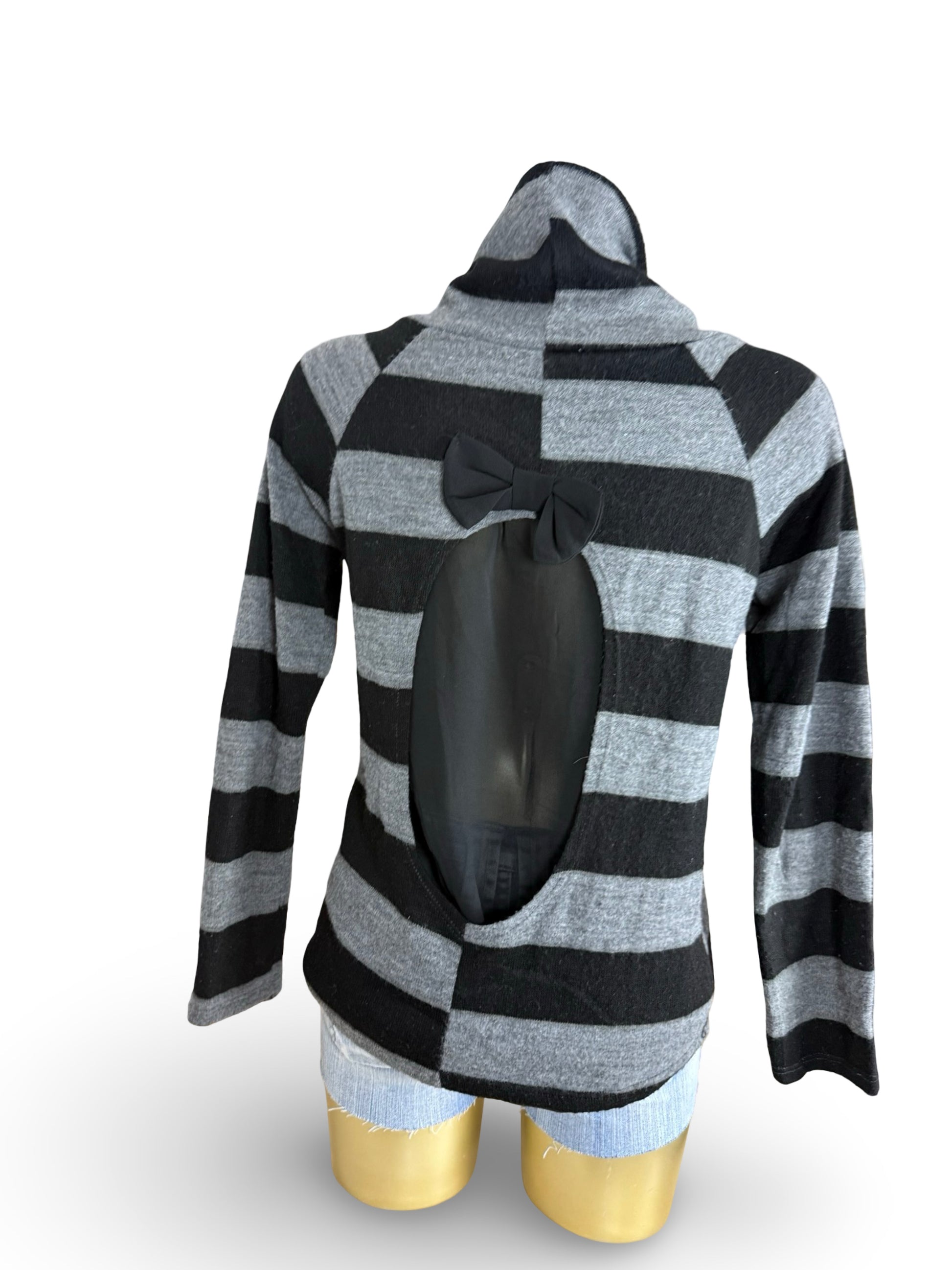 Grey & black turtleneck jumper (S/M)