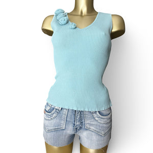 Blue ribbed flower appliqué knitted tank top (M)