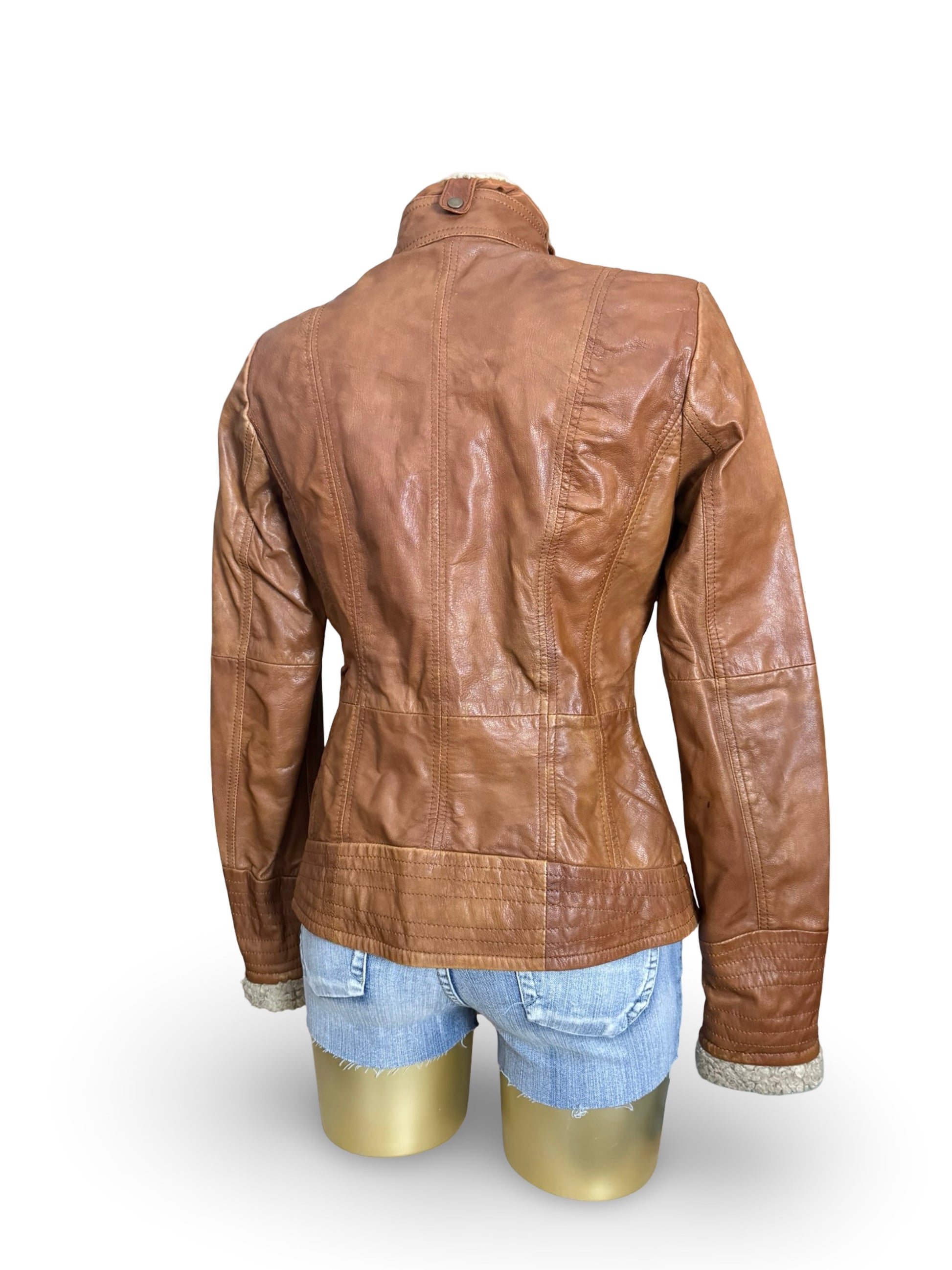 Beige inside faux fur real leather zip up biker jacket (S/M)