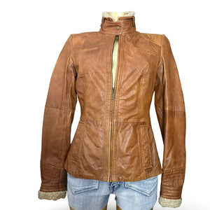 Beige inside faux fur real leather zip up biker jacket (S/M)