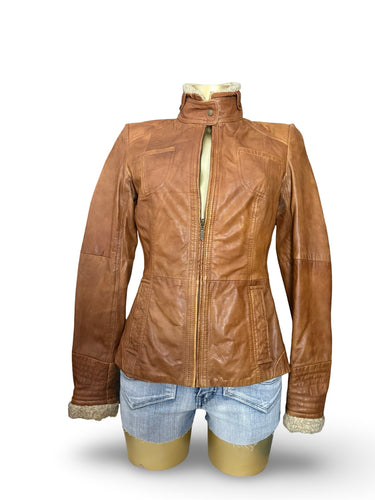 Beige inside faux fur real leather zip up biker jacket (S/M)