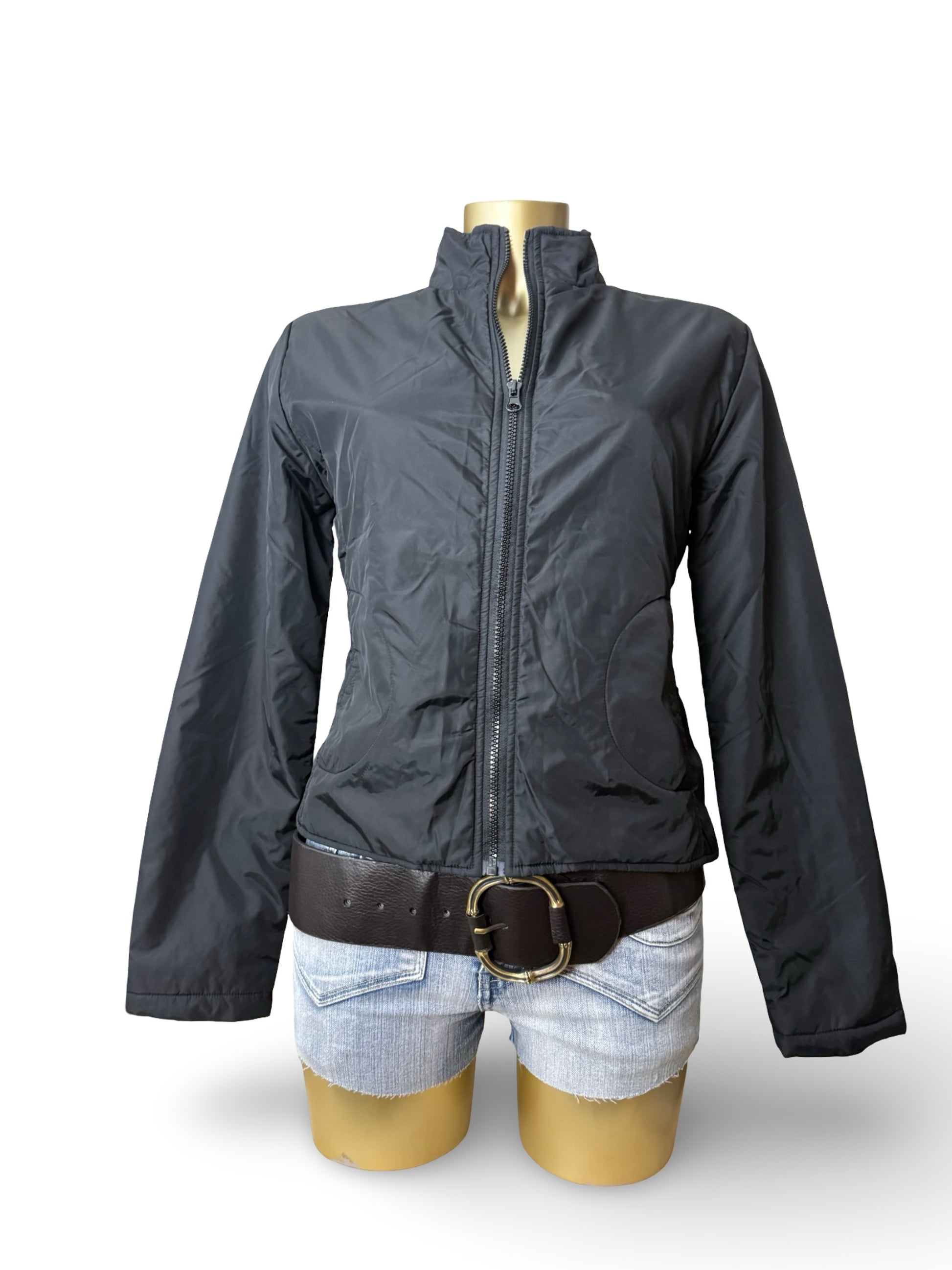 Black lightweight puffer tight fit zip up jacket (L)