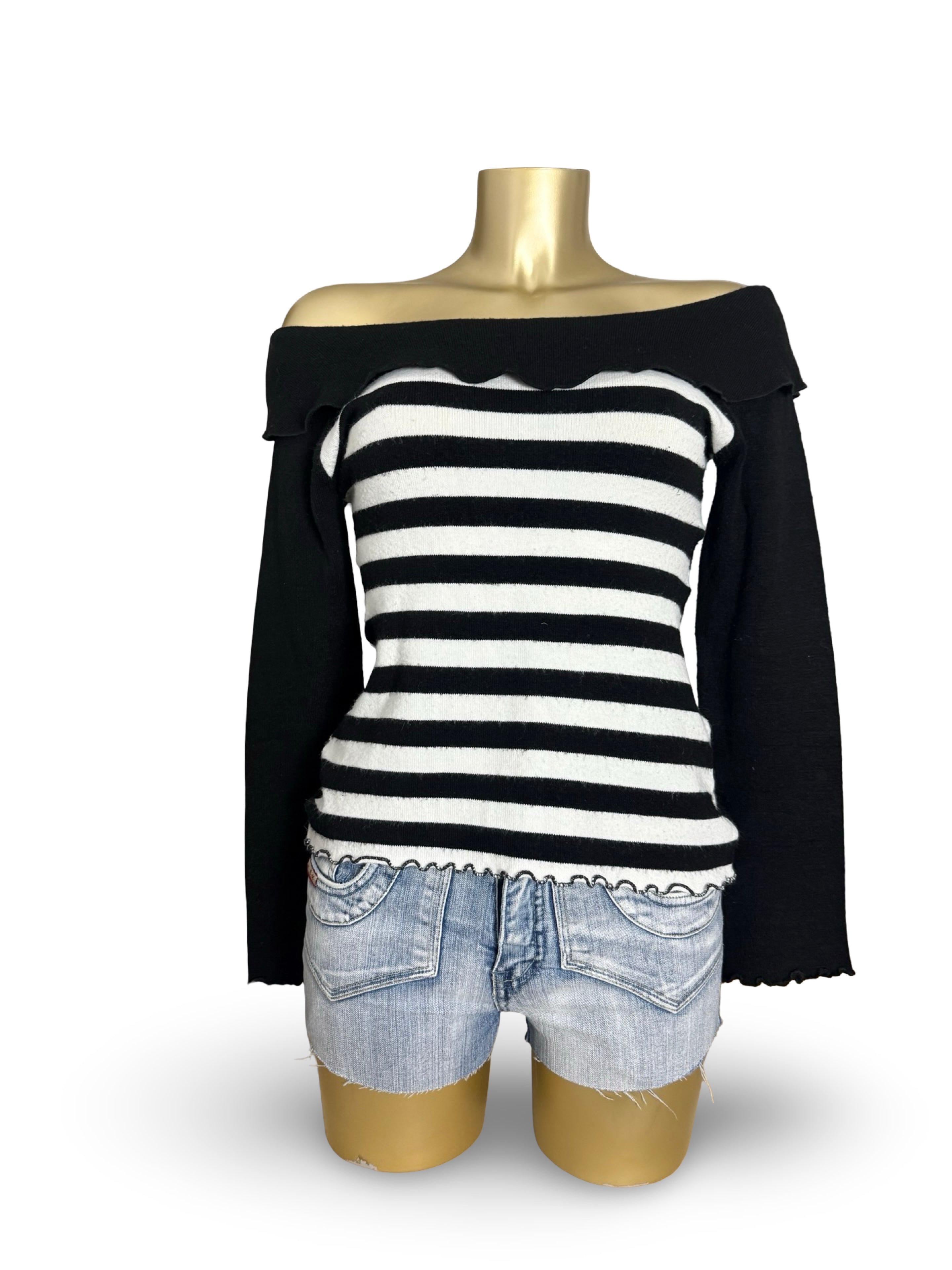 Black & white striped jumper (M)