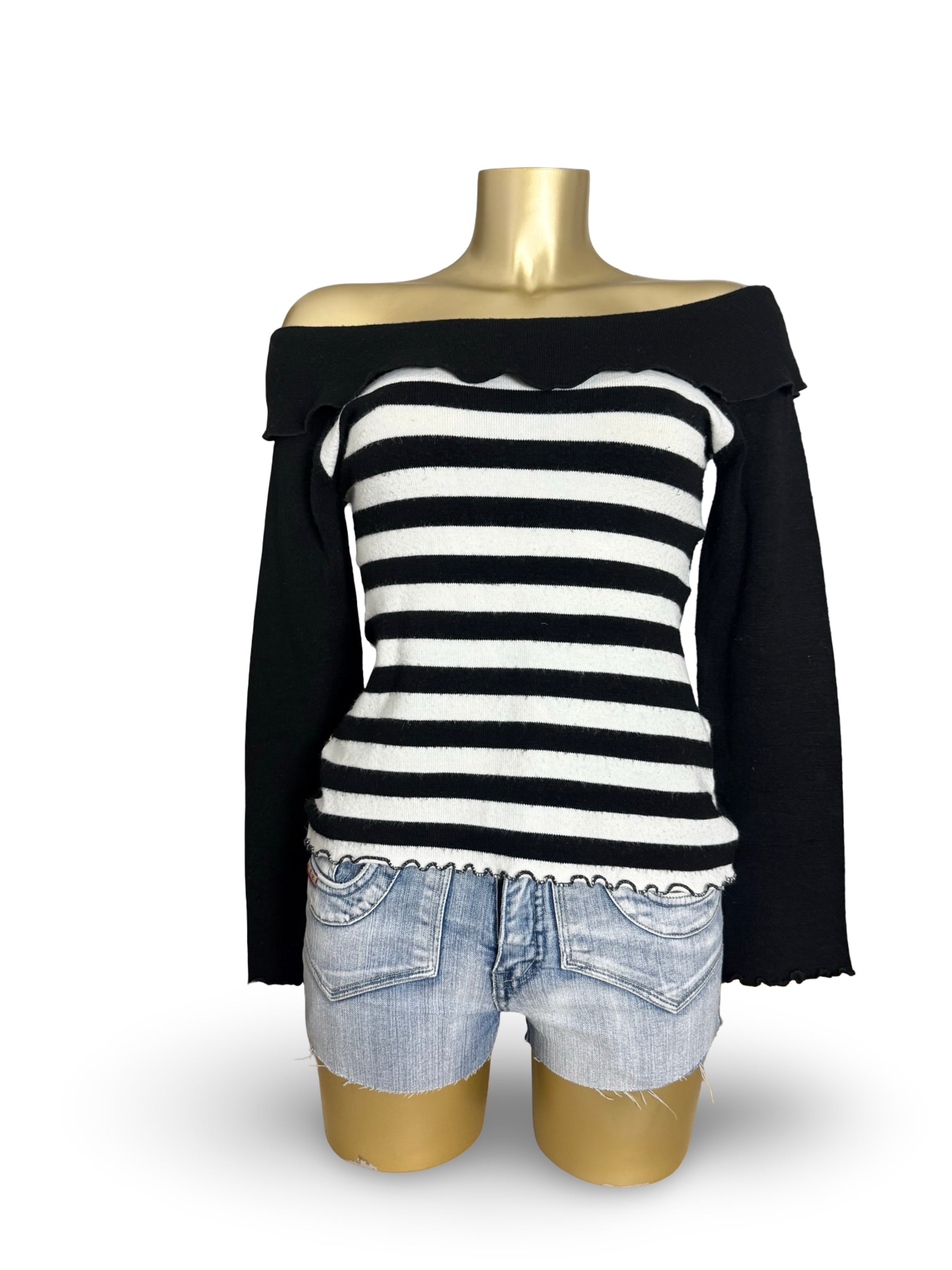 Black & white striped jumper (M)
