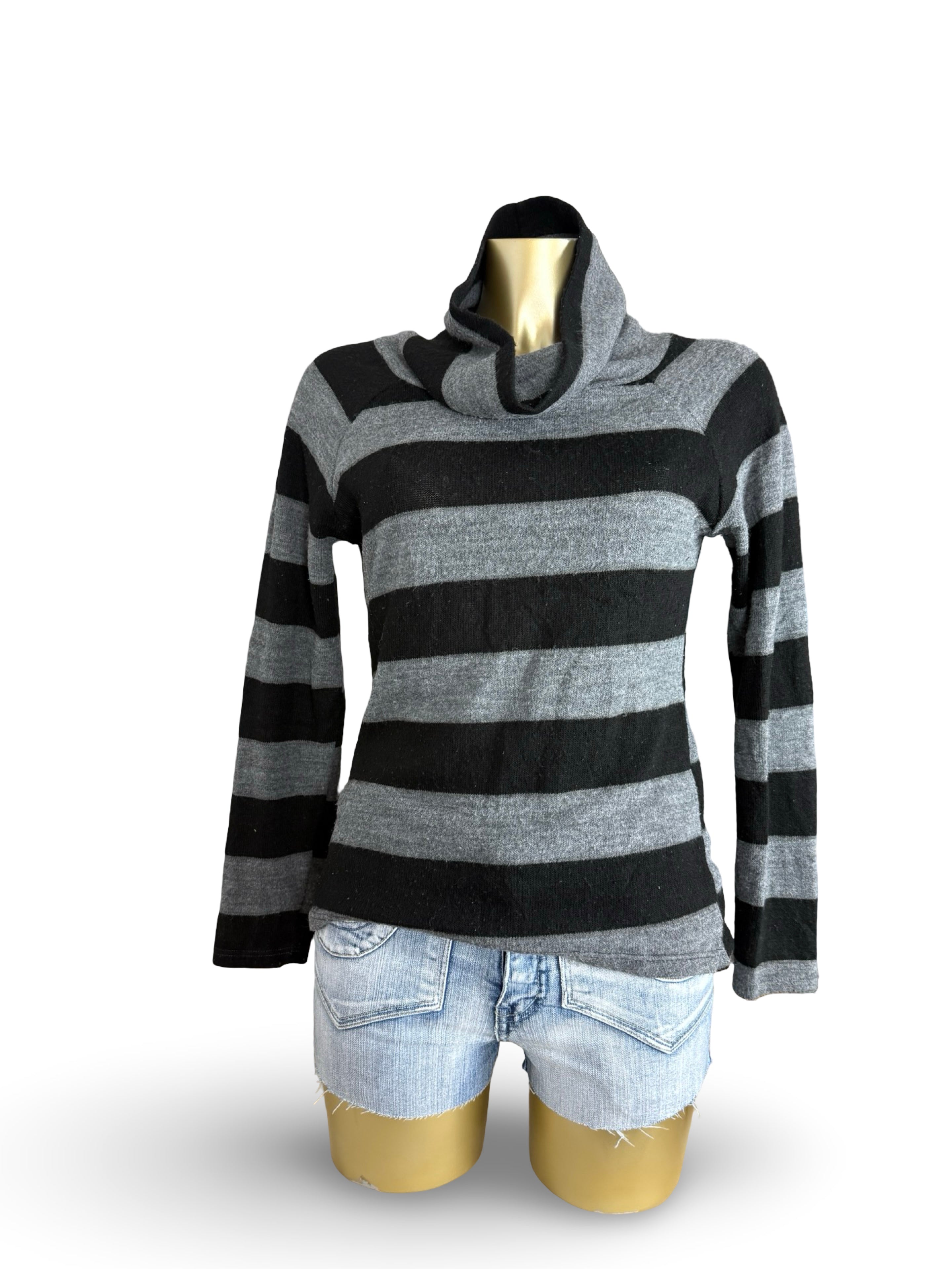 Grey & black turtleneck jumper (S/M)
