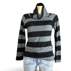 Grey & black turtleneck jumper (S/M)