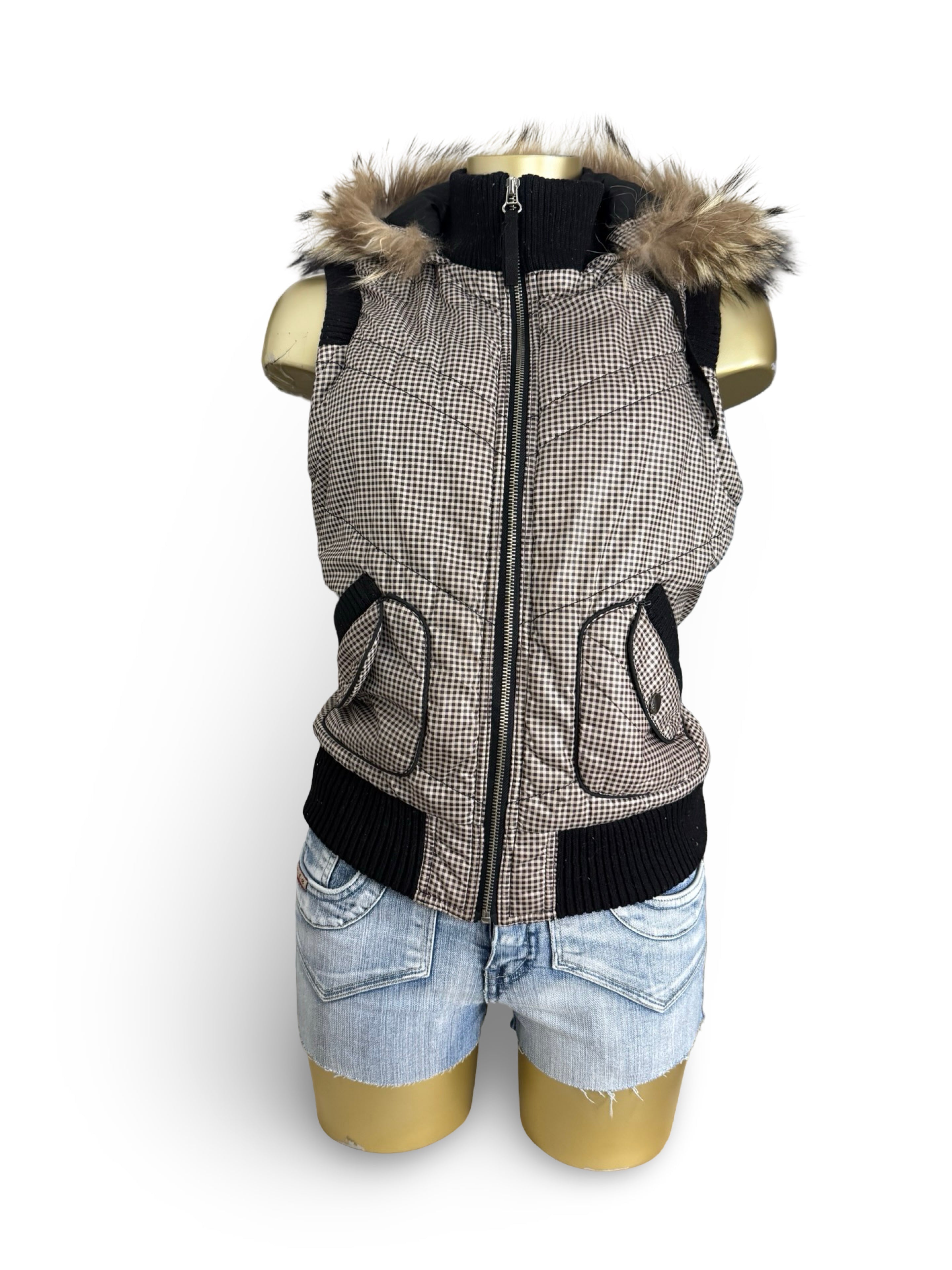 Beige sleeveless zip up hooded puffer jacket (M/L)
