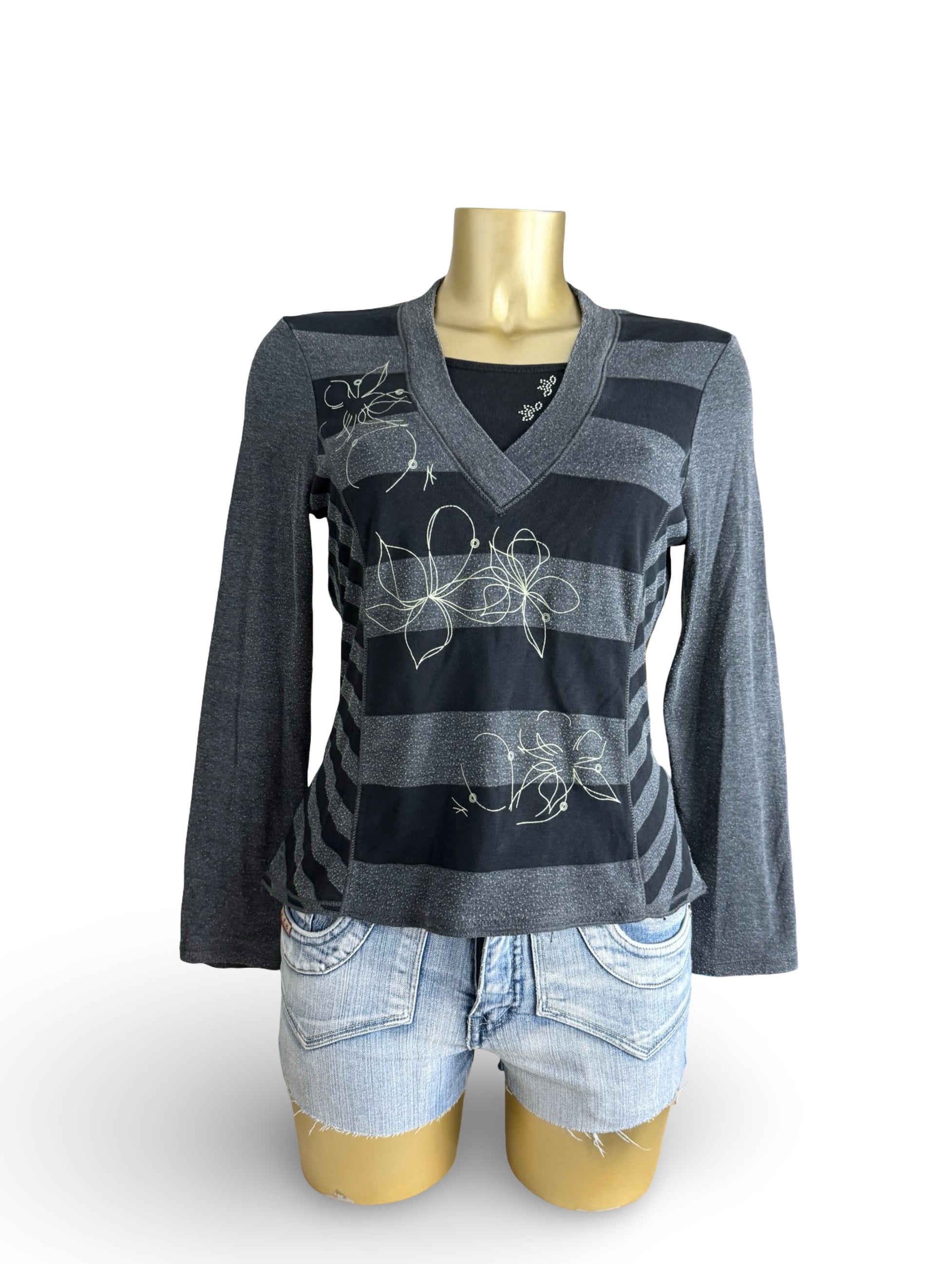 Grey V neck striped long sleeves top (S/M)