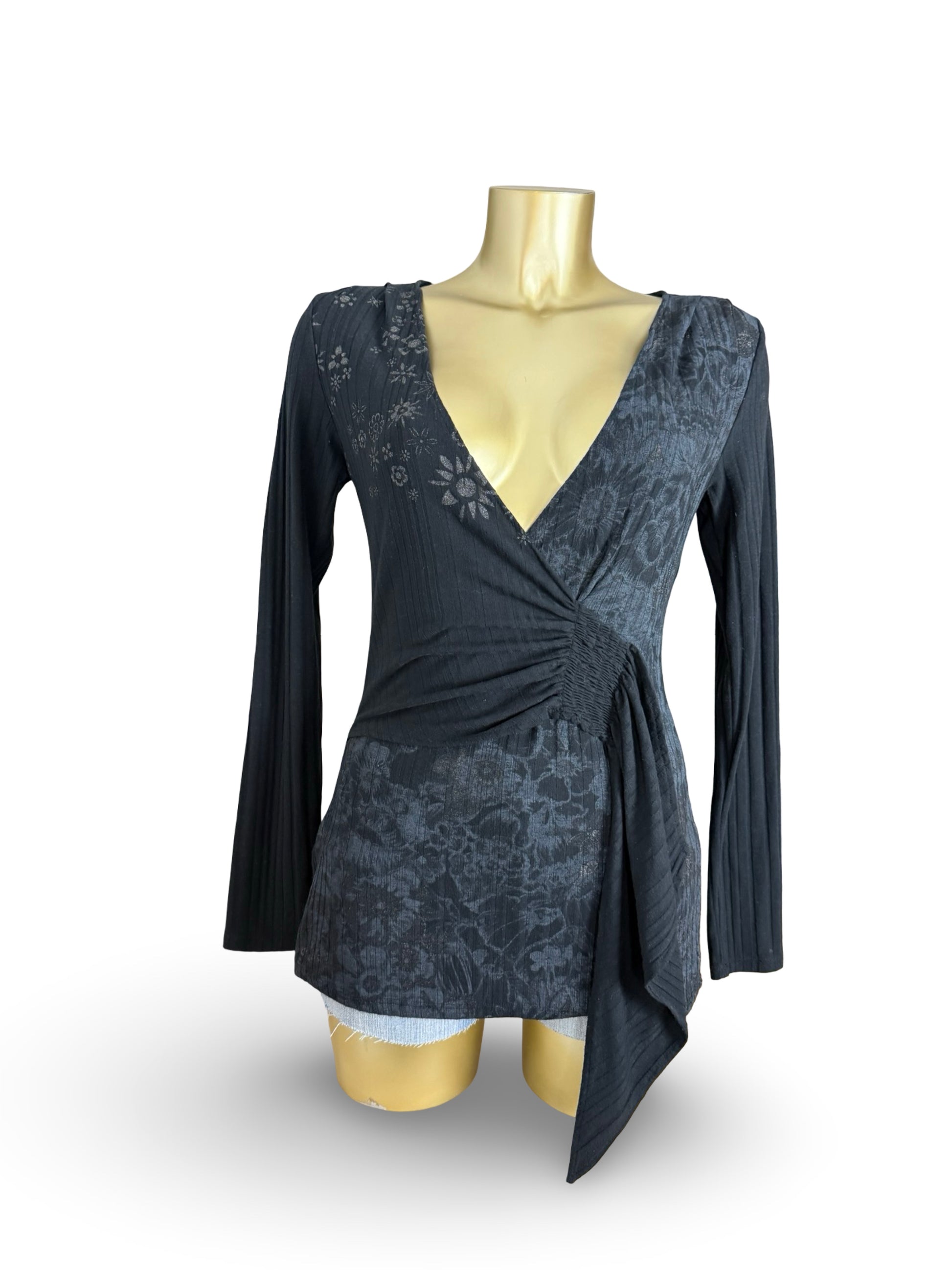 Black graphic long sleeves top (S/M)