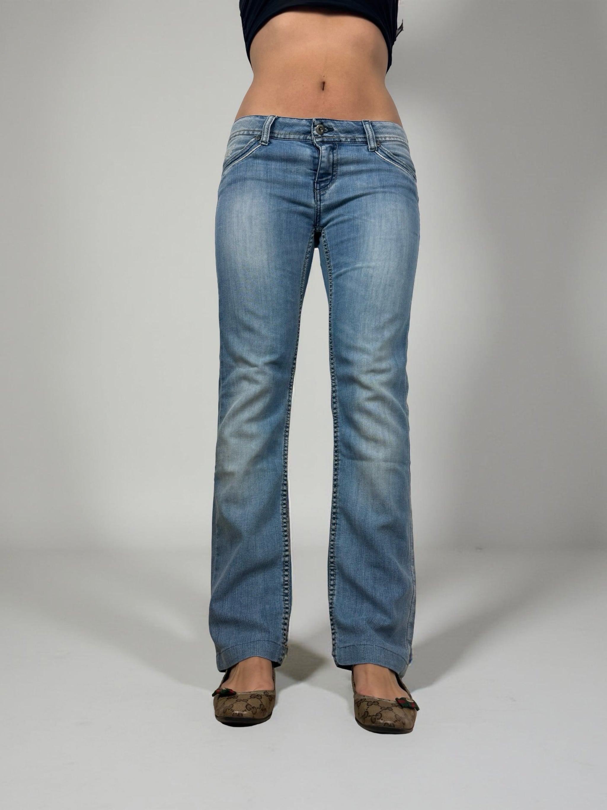 Blue denim low rise straight legs pants (M)