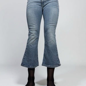 Blue denim low rise capri pants (S)