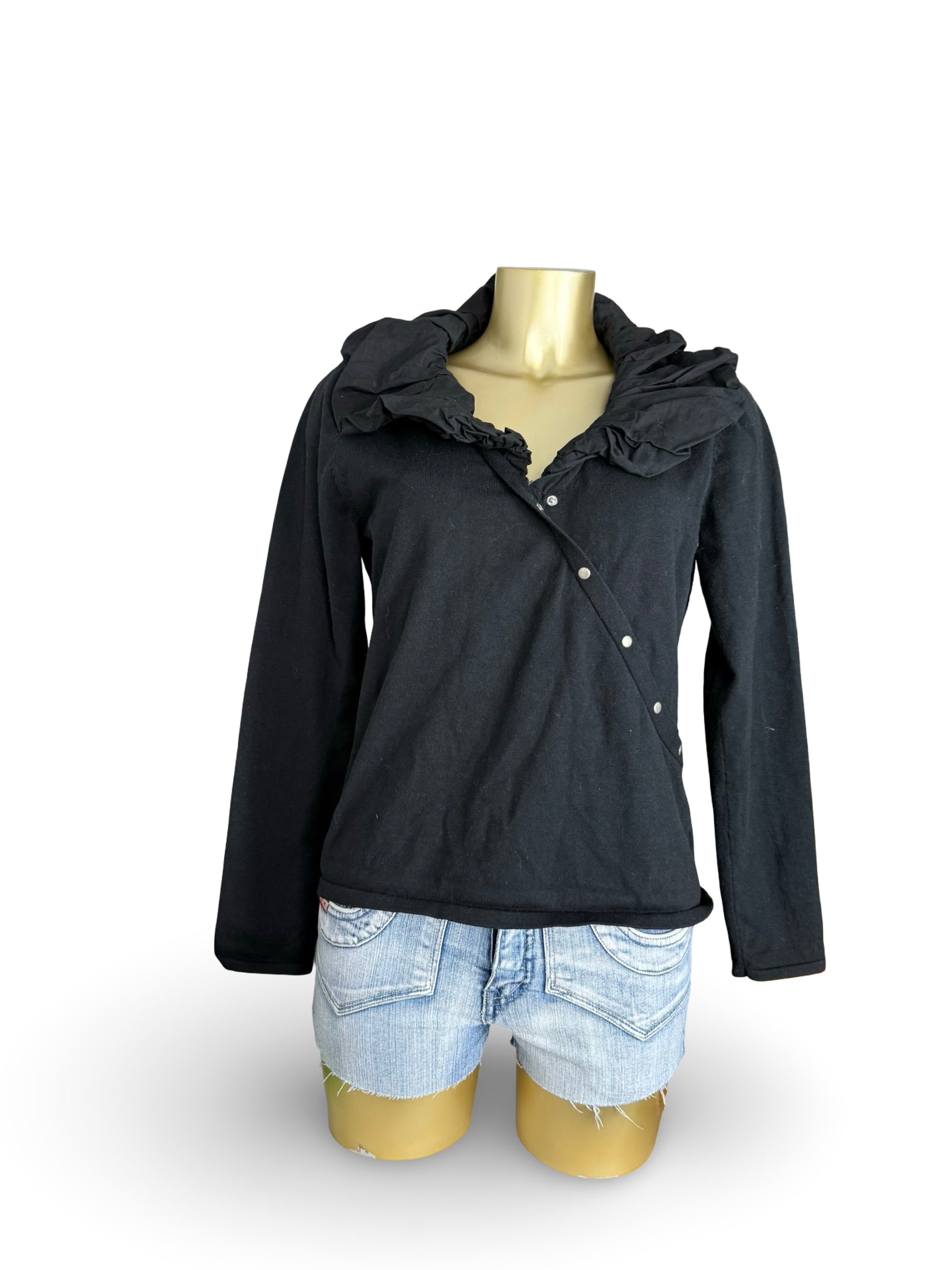 Black buttons up jumper (L)