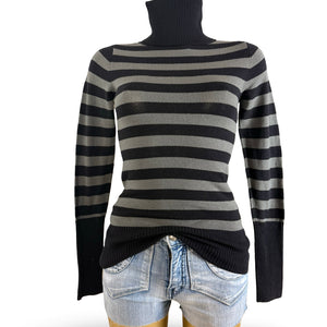 Black striped turtleneck jumper (S/M)